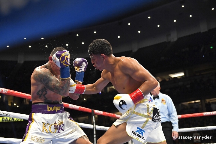munguia-rosado-fight (28).jpg