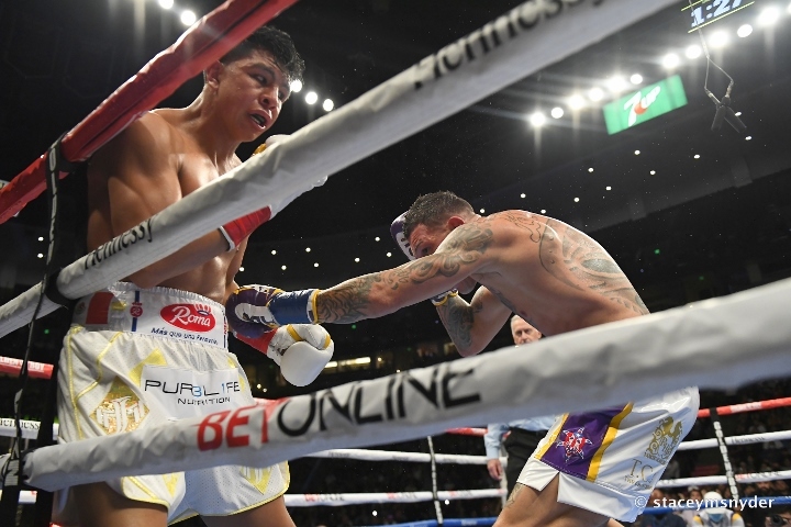 munguia-rosado-fight (24).jpg