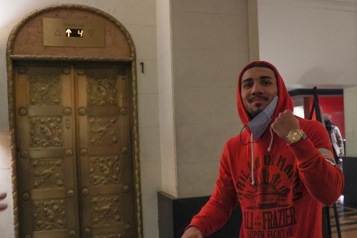 teofimo-lopez (3)_1637628880.jpg