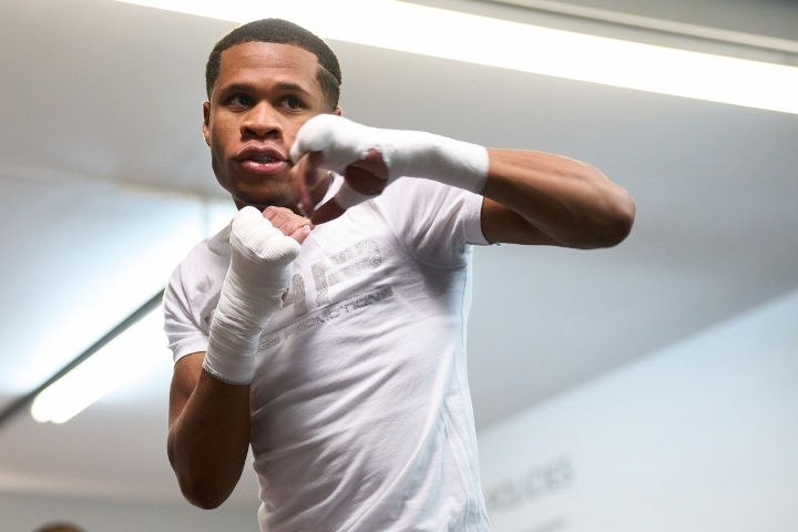 devin-haney (14)_1637806724.jpg