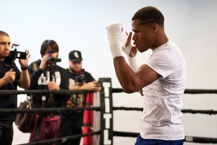 devin-haney (17)_1637806724.jpg