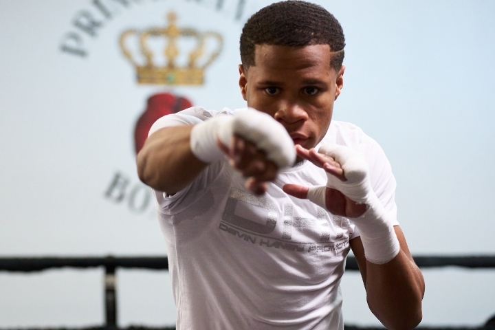 devin-haney (19)_1637806724.jpg