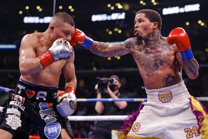 davis-cruz-fight (13).jpg
