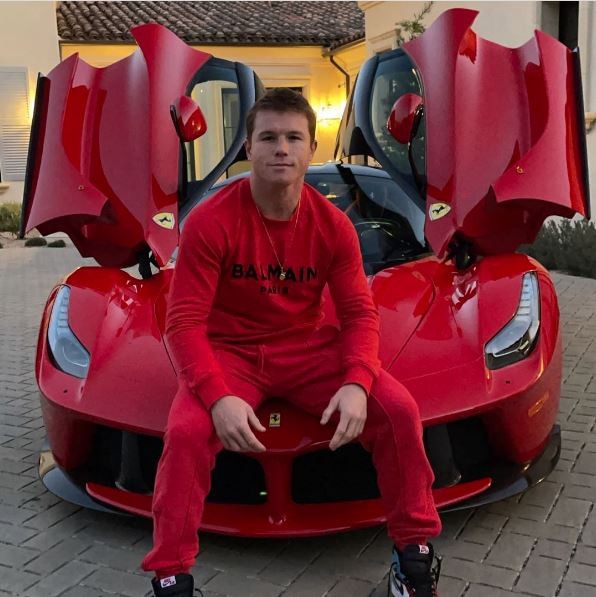 canelo-alvarez-reminds-everyone-he-owns-a-ferrari-laferrari-181310_1.jpg