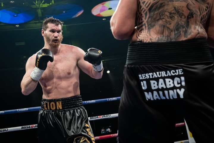 makhmudov-wach-fight (14).jpg
