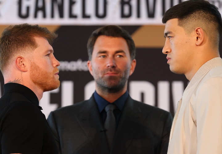 canelo-bivol_1646265568.jpg