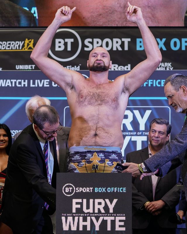 xxx-tyson-fury-weigh-in-photo-22-04-2022-14-51-17-2-.jpg