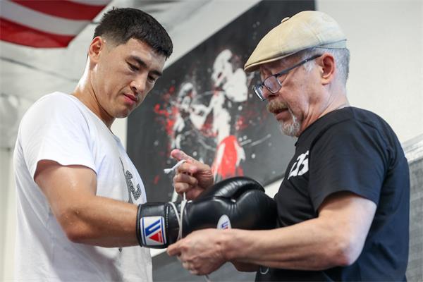 bivol-ow-canelo-3_0.jpg