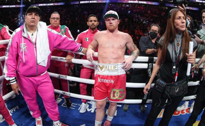 Canelo-Alvarez-pointe-le-match-revanche-avec-Dmitry-Bivol.jpg