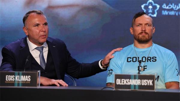 Egis-Klimas-And-Oleksandr-Usyk-960x540 (1).jpg