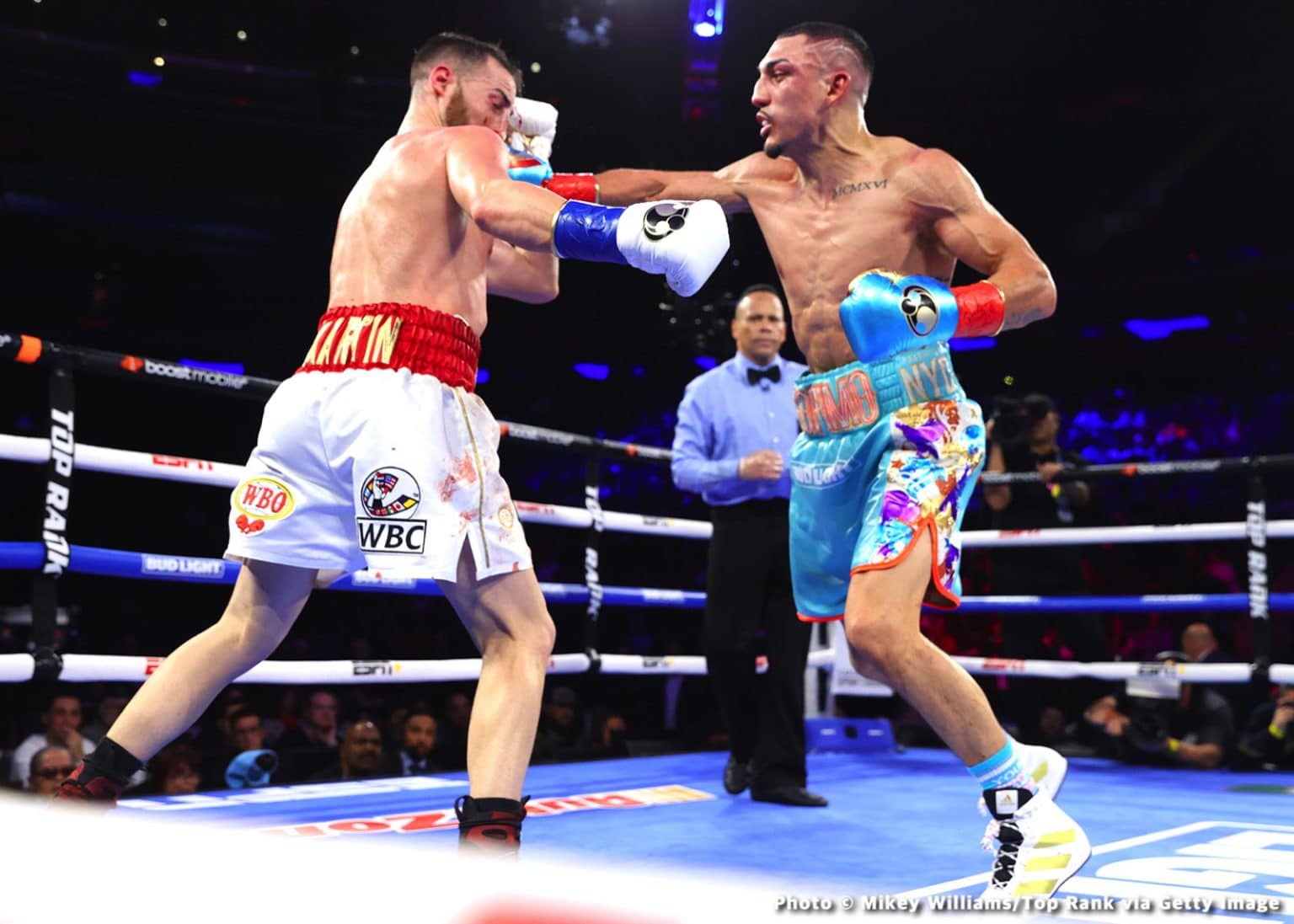 Teofimo-Lopez-vs-Sandor-Martin_action12-Boxing-Photos-1536x1097.jpg