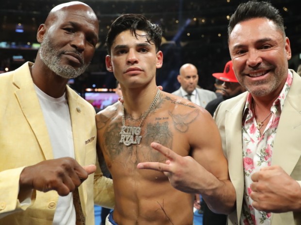 garcia-de-la-hoya-hopkins_1658038413_conew1.jpg