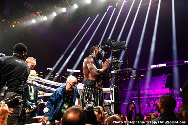 LR_TGB-FIGHT-NIGHT-WILDER-VS-HELENIUS-TRAPPFOTOS-10152022-0463-Boxing-Photos-153.jpg