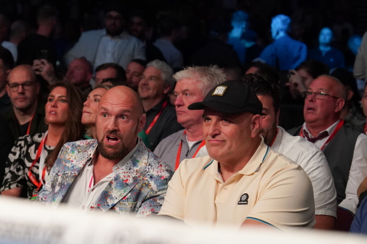 tyson-fury-john-fury (2)_1664073124.jpeg