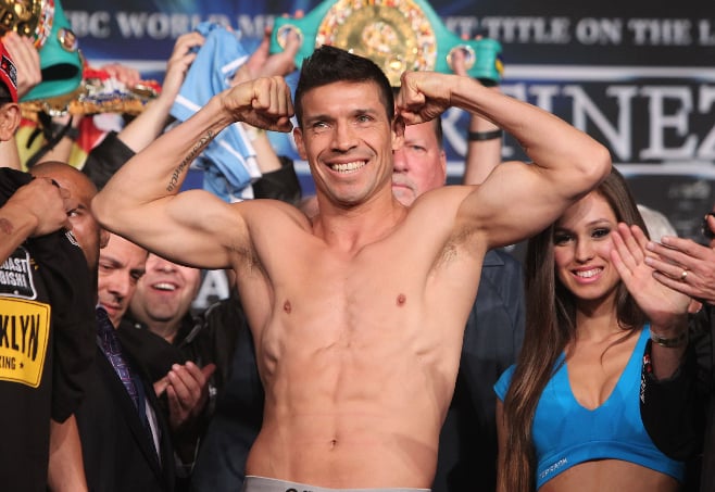 sergio-martinez-miguel-cotto-weigh-in-03-photo-by-chris-farina_top-rank.jpg