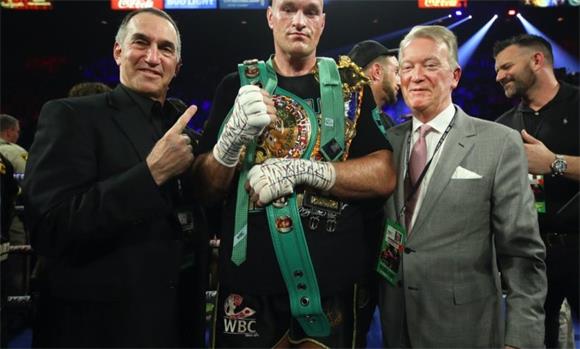 boxing-Tyson_Fury_Frank_Warren-780x470.jpg