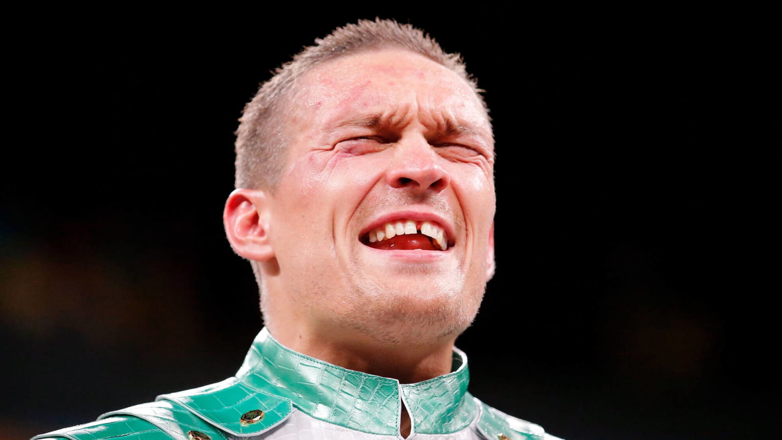 oct-12-2019-chicago-il-usa-oleksandr-usyk-white.jpg