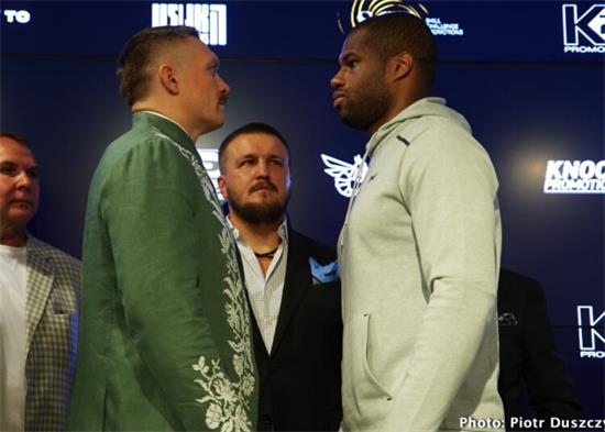 Usyk-Dubois2-boxing-photo-750x536.jpg