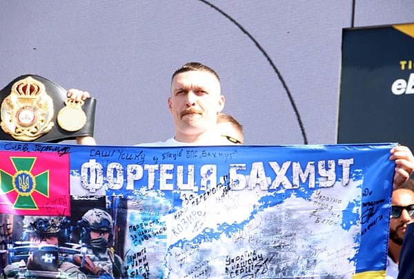 usyk-dubois-WI-Sumioimg_7262.jpg
