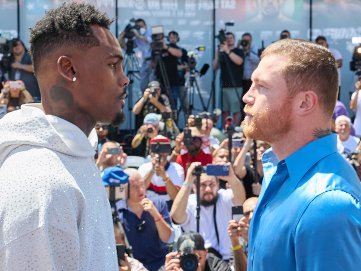 canelo-charlo-212.jpg