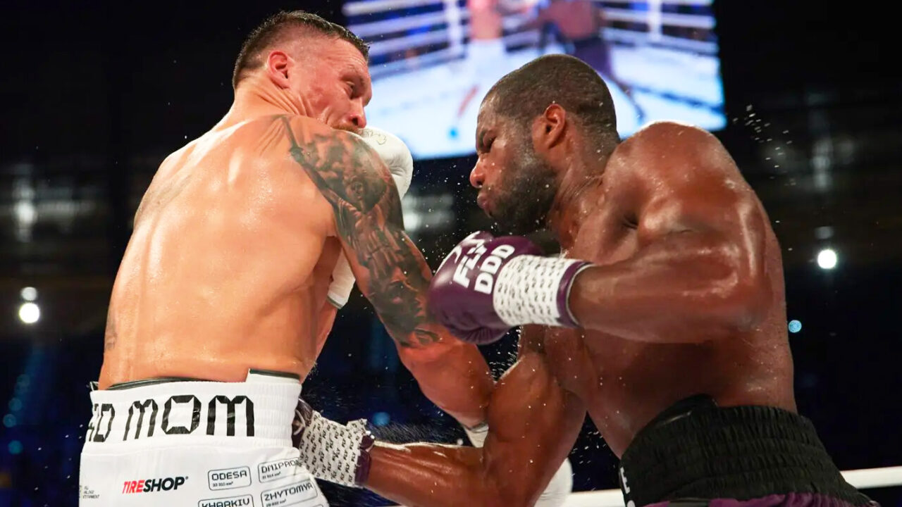usyk-dubois-low-blow-2-1280x720.jpg