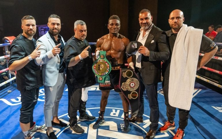 Christian-Mbilli-team-pose-after-Nicholson-KO_Vincent-Ethier_EOTT-770x483.jpg