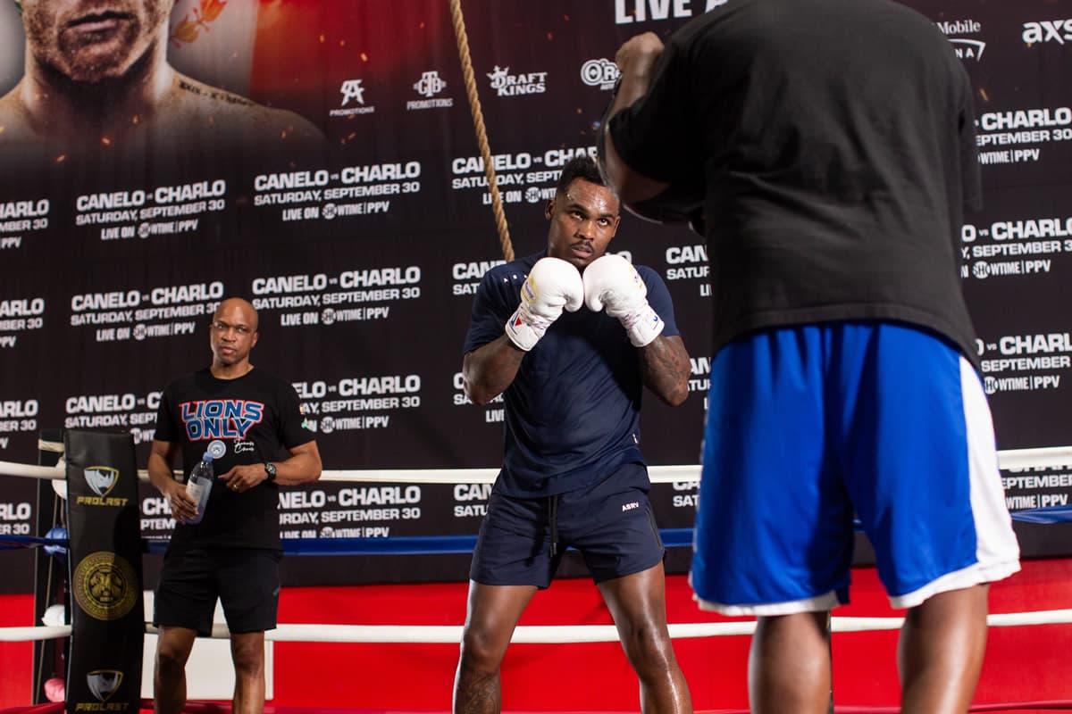 jermell-charlo-media-workout-8.jpg