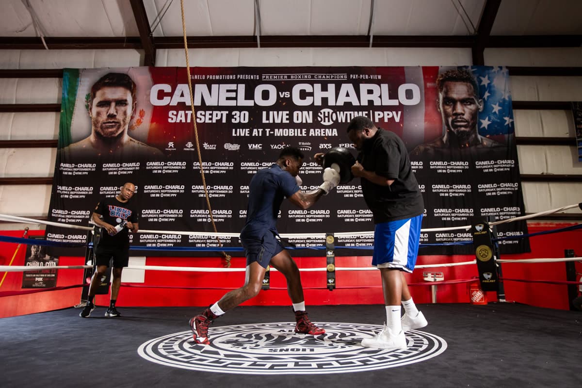 jermell-charlo-media-workout-7.jpg