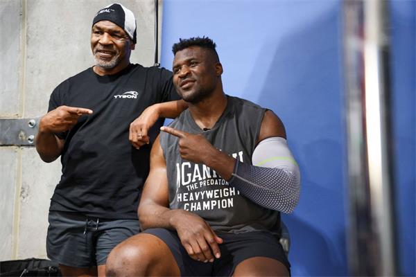 francis-ngannou-mike-tyson-open-workout-september-2023-getty-1.jpg