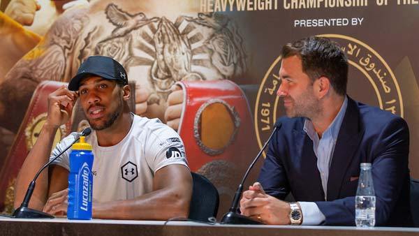 joshua-hearn-mark-robinson-matchroom-boxing.jpg