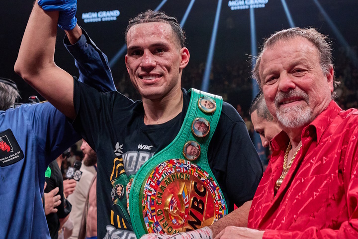 david-benavidez (2)_1679818083.jpg