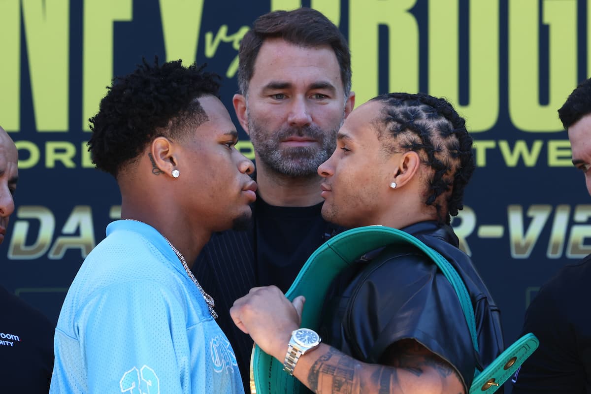 devin-haney-vs-regis-prograis-faceoff.jpg
