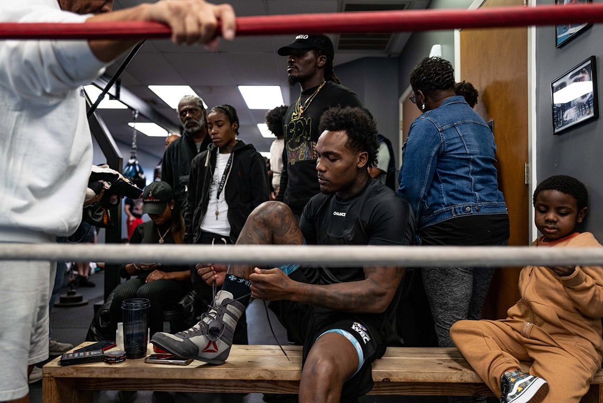 Jermall-Charlo-trains-for-Jose-Benavidez_photo-by-Andrew-Hemingway-Showtime02.jpg