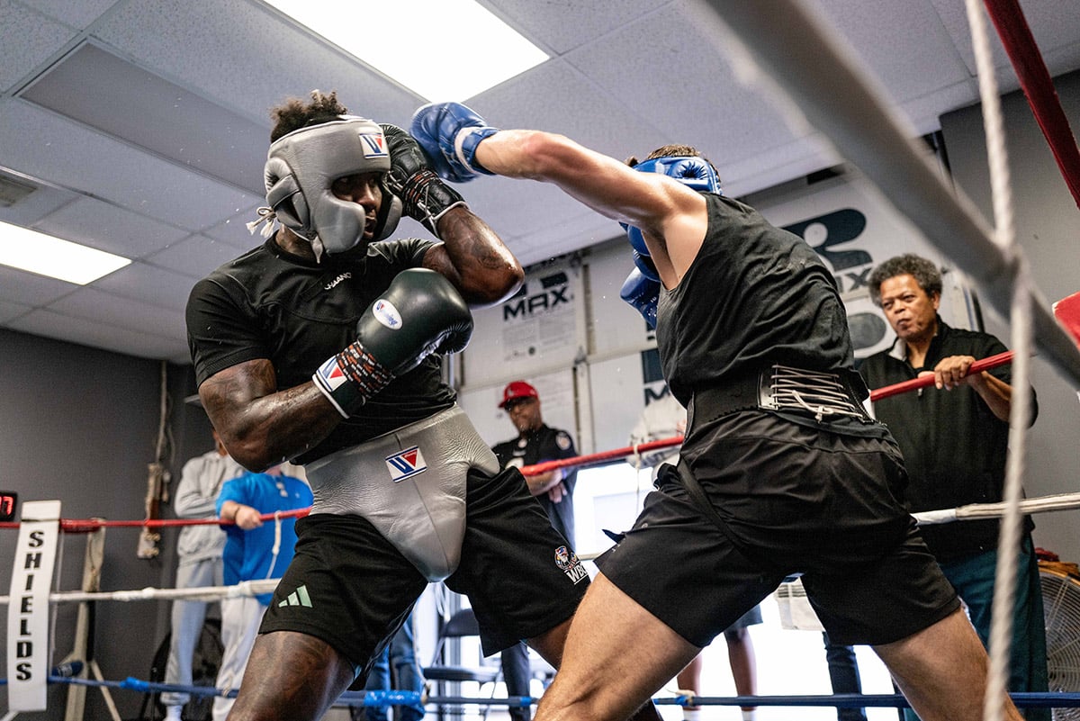 Jermall-Charlo-trains-for-Jose-Benavidez_photo-by-Andrew-Hemingway-Showtime17.jpg