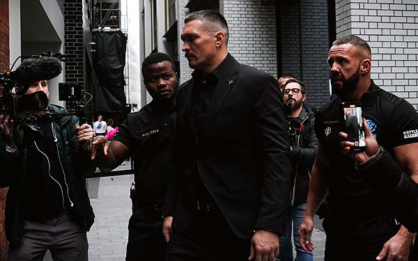 fury-usyk-kickoff02.jpg