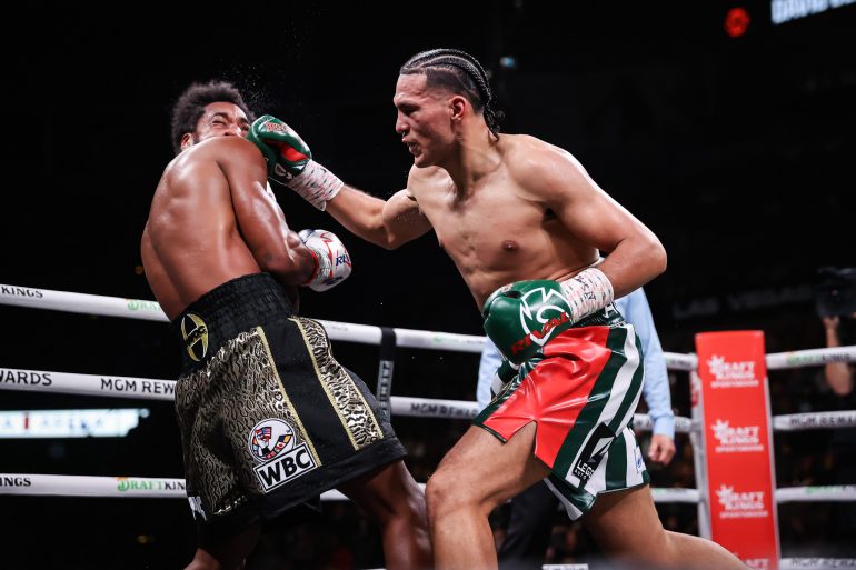 David-Benavidez-KO-6-Demetrius-Andrade1-Photo-by-Amanda-Westcott-SHOWTIME-770x513.jpg