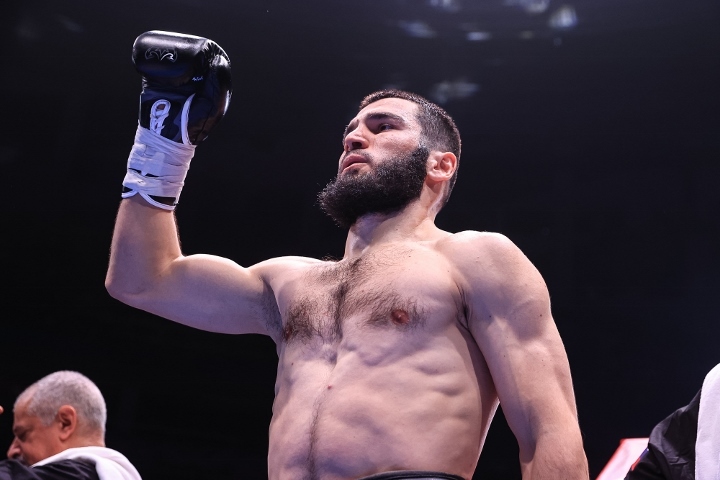 artur-beterbiev (17)_1654323834.jpg