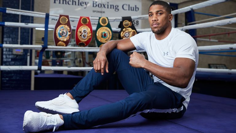 ANTHONY-JOSHUA-IN-HIS-GYM.jpg