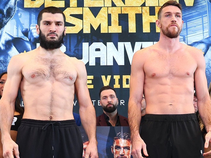 beterbiev-smith-2121.jpg