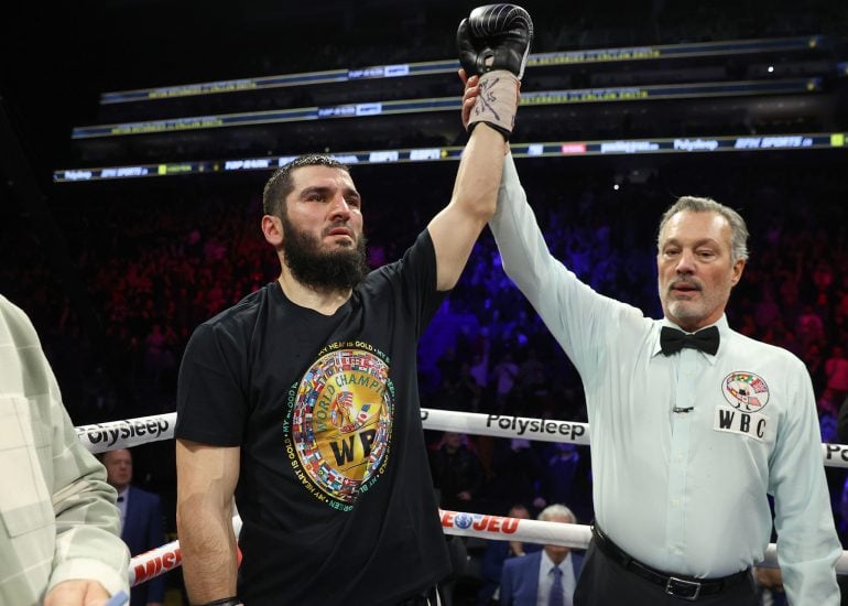 Artur-Beterbiev_victory-770x550.jpg