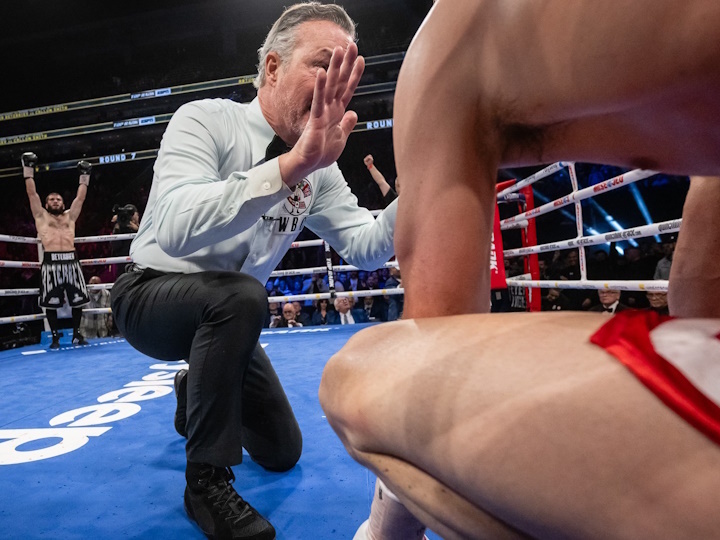 beterbiev-smith-fight-8.jpg