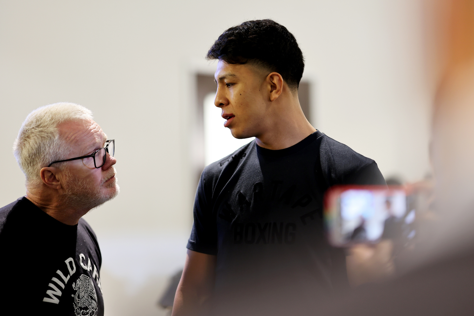 Munguia_with_Freddie_Roach_e71562fd23.jpg