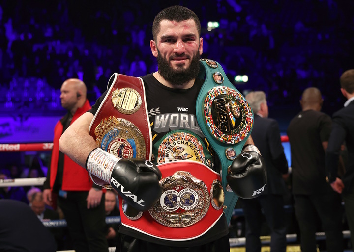 artur-beterbiev_1674970353.jpg