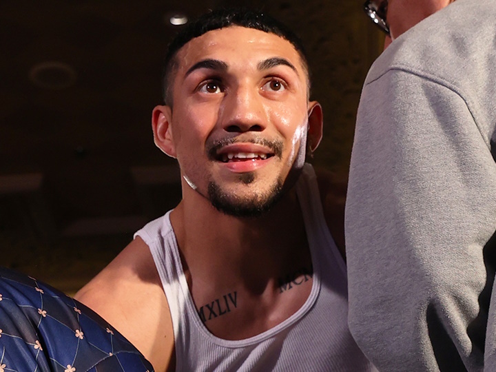 teofimo-lopez-12.jpg