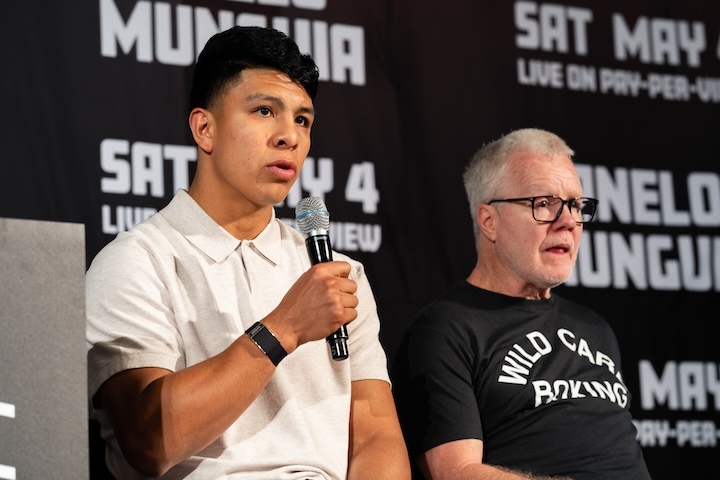 Jaime-Munguia-Freddie-Roach.jpg