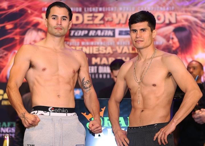 Lindolfo Delgado vs Carlos Sanchez_pose (1).jpg