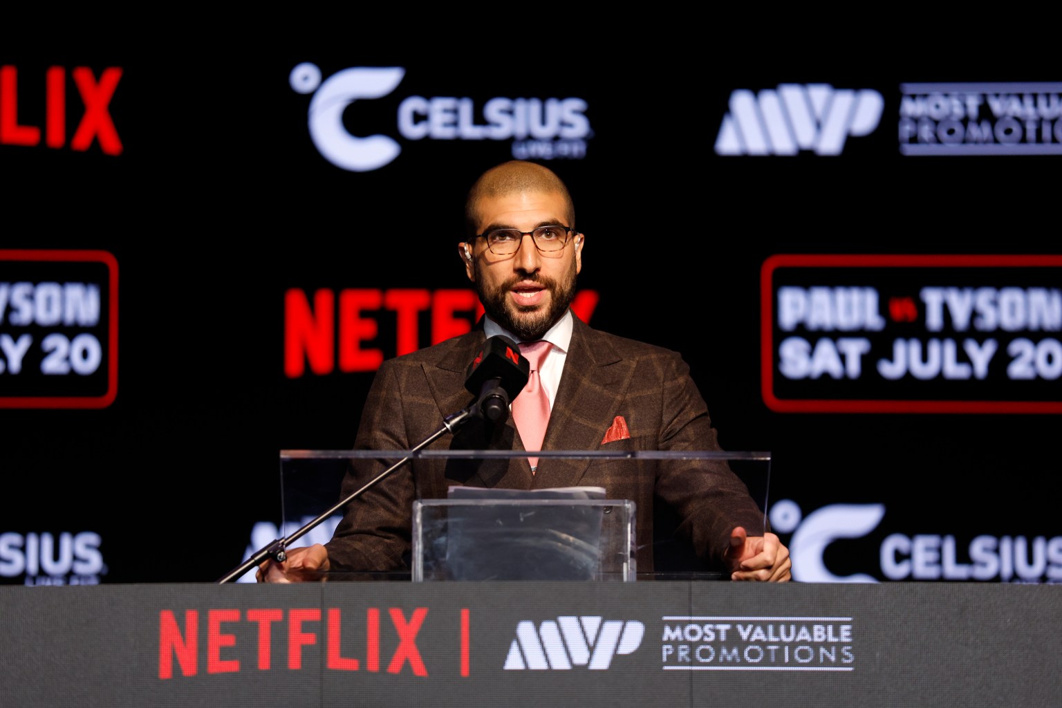 ariel-helwani-new-york-press-conference.jpg