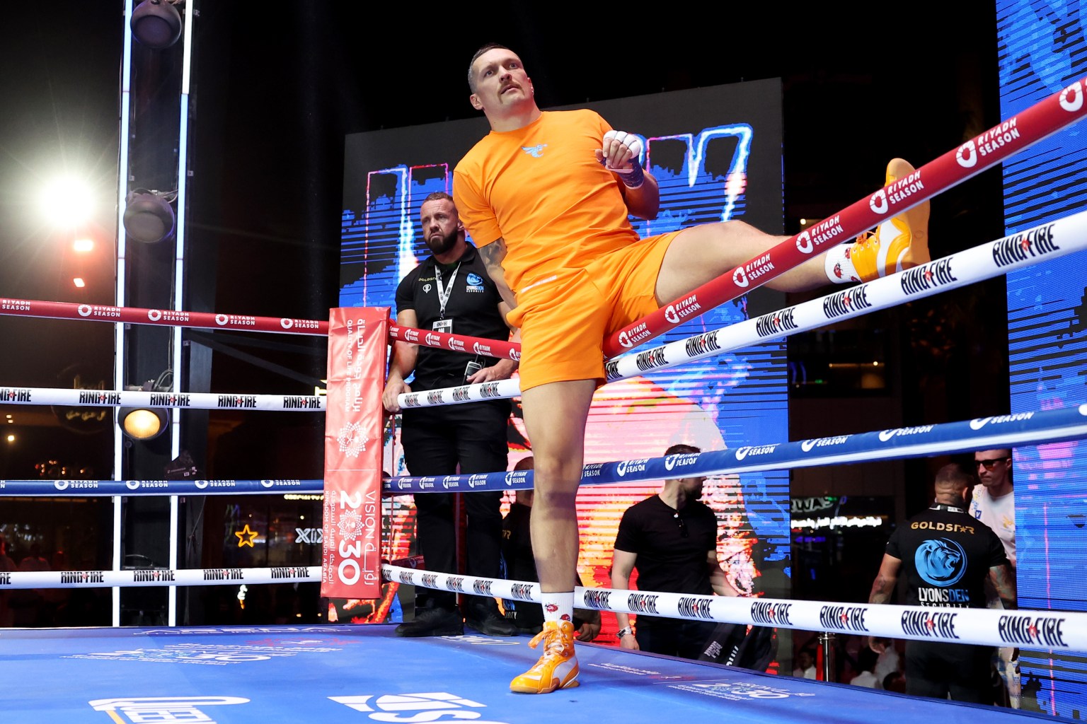 Oleksandr-Usyk-Fury-vs.-Usyk-open-workouts-09.jpg