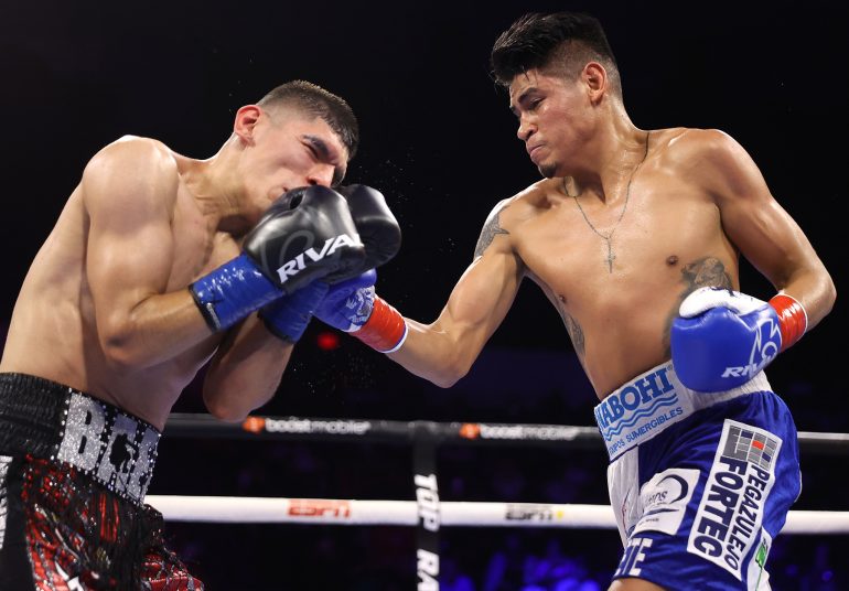 Emanuel-Navarrete-vs-Eduardo-Baez_action5-770x536.jpg