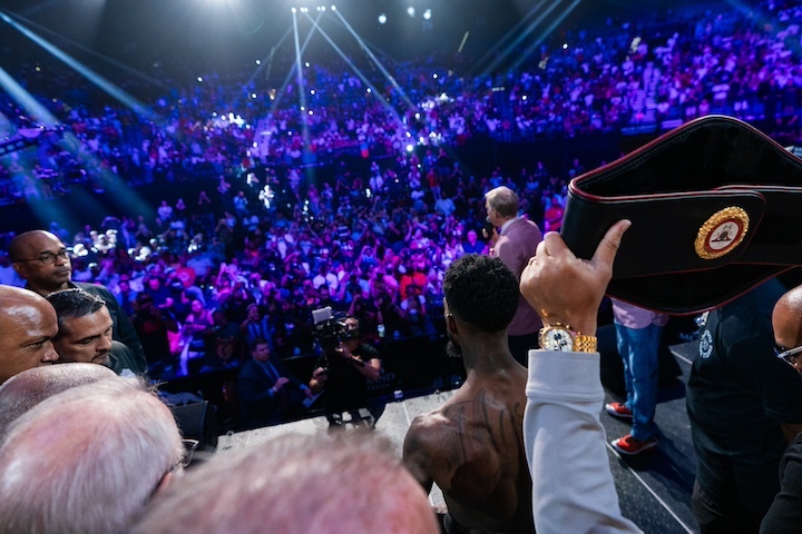 MGMGrand_GervontaDavisFrankMartin_weigh-in.jpg
